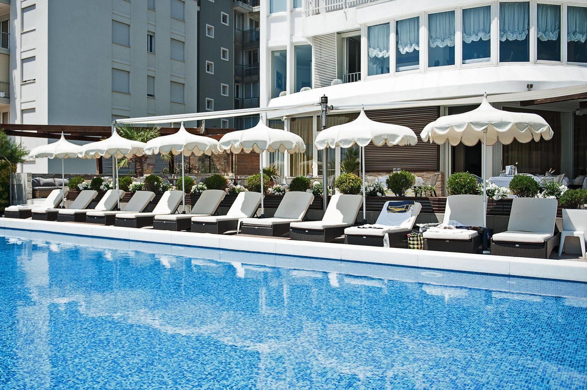 Hotel Delle Nazioni Лідо-ді-Єзоло Екстер'єр фото